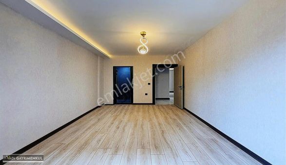 Vadi'den Sıfır Ara Kat Yapılı Cepheleri Açık E.banyolu 3+1 !