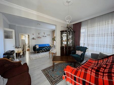 Hoşcan Emlaktan Aydınlıkevlerde Yapılı Katta Satılık Daire