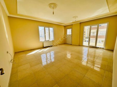 Dinç Emlaktan Kiralik 3+1 Daire Hastane Konumlu