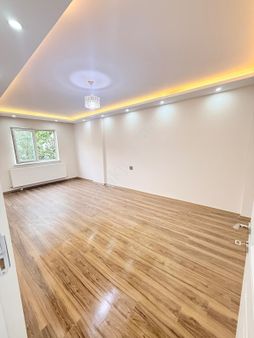 Manisa Yunusemre Merkezefendi Mah. Asansörlü 3+1 Arakat