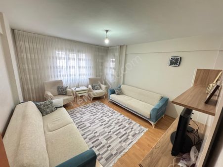 Üç Kardeşler'den S.çiftliği Mh 3+1 Köşebaşı 135m2 Ara Kat Daire