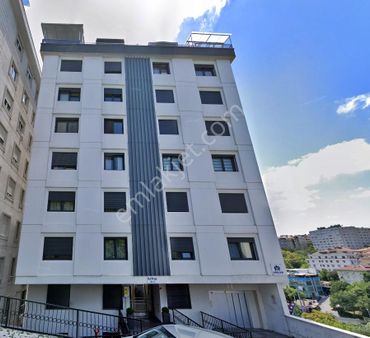 Beşiktaş Dikilitaşta Satılık 3+1 Daire Kapalı Otoparklı Boş