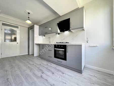 Berkay Demirel'den İkizçay'da Denize 500 M Ferah 3+1 Daire