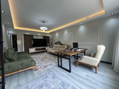 Etlikte Site İçerisinde 3+1 Bağımsız Katta Lüx Yapılı Asansörlü