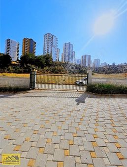 Kardeş Emlaktan Caddeye Yakın 1+1 Eşyalı İskanlı Hsarsız