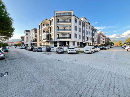 Akçay Sezgin Emlak'tan Lüks Tasarım & Geniş Kullanım Satılık 2+1