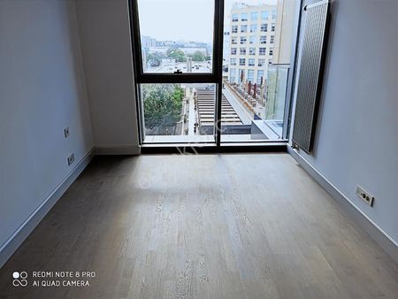 Ataköy E5 Kenarı Selenyum Retro 9 B Bilokta 1+1 75 M2 Kiralık