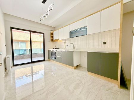 ▶ ▶akçay Körfez'den Yeni Binada Ebeveyn Banyolu Asansörlü 2+1 Satılık Daire