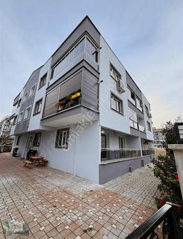 Akman Gayrimenkul'den Muradiye'de Satılık Site İçi 2+1 Daire