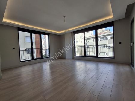 Turyap'tan Göztepe'de Balkonlu Ebeveyn Banyolu 135m2 Geniş 3+1