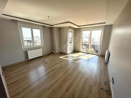 Turyap'tan Suadiye'nin Kalbinde Metro Durağı Yanında Modern 2+1