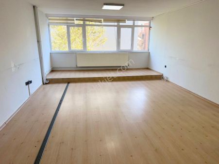 Cevahir Avm Yanı, Yangın Merdivenli Hukukçular Sitesi'nde 120m2