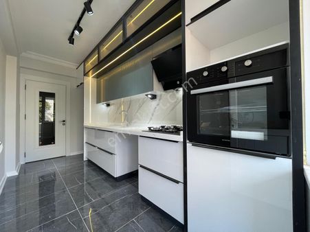 Berkay Demirel'den Akçayda Ön Cephe Ferah Yenilenmiş 2+1 Daire