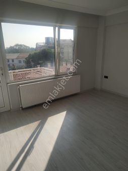 Balıkesir Çarşı Merkezde Tadidatlı Satılık 2+1 Daire