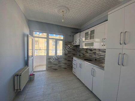 Huzurevleri Ana Cadde Üzeri 3+1 Satılık Fırsat Daire