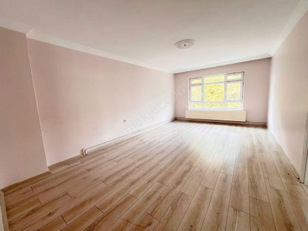 Şafak'tan Danışment Göbek'te Orta Kata 3+1 Ful Yapılı Kiralık!