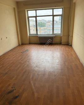 Cumhuriyet Mh. Eşyasız Kiralık Ofis