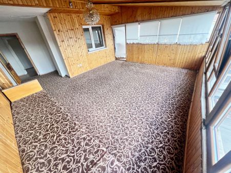 Cihandan Estergon Cadde Üzeri Özlem Cadde Paraleli Asansörlü 5+1