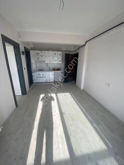 Zeki Emlak'tan Muradiye Mh Cadde Üstünde 1+1 Sıfır Kiralık Daire