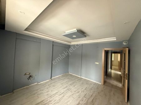 Tuşba Emlaktan Satılık İskanlı Kombili 3+1 Geniş Daire