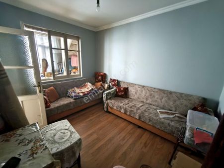 Metrobüse 4 Dk, 1+1 , Eşyalı, 1.kat , Bekara, Kalabalık Olmayan Aileye