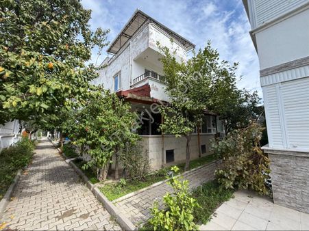 Kale Gayrimenkul’den Müstakil Site İçi Daire Fiyatına 4+1 Satılık Trıbleks