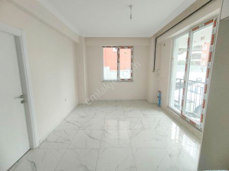 Emlak Dünyasından Kartal Cevizlide 1+1 Kiralık Lüks Daire