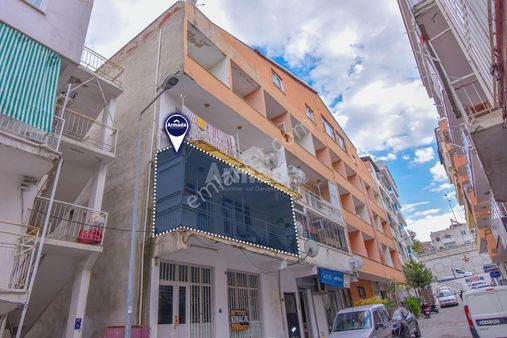 Kuşadası Cumhuriyet Mahallesi'nde Satılık 2+1 Daire