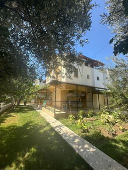 Turpa Arxes Cumhuriyet Mah.şehit Aras Kılıç Sok.köşe Villa
