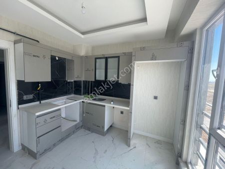 Kosovanın Gözdesi Opet Petronun Karsı 2+1 Lüks Sıfır Daire