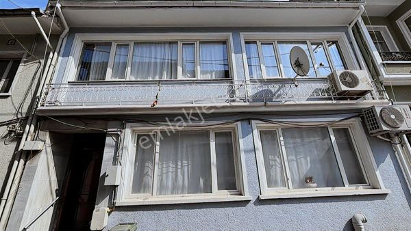 Tahtakale'de Müstakil İki Daireli Bina