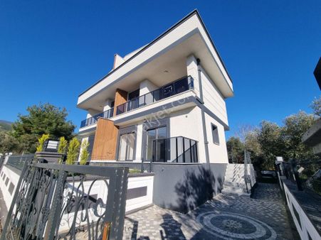 Irmaksudan Güre De Deniz Ve Dağ Manzaralı Satılık 4+1 Villa