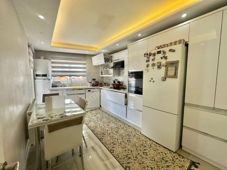 🏡 Tefikiye Mahallesi 🏡 ✅5+2 M2 400 5 Katlınım 5 Katı Dublex ❇️kombi Petekli