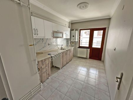 Tuzluçayır Göbek Yakınında Çift Balkonlu Yapılı 3+1 Kiralık Daire