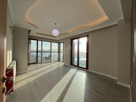 Naldöken İzban Yakını Deniz Manzaralı Ebeveyn Banyolu 3+1 Satılık Daire