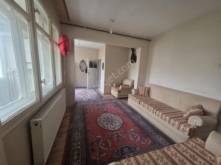 Remax Dem'den Ticari Arsa Üzerinde Satılık 2+1 Daire