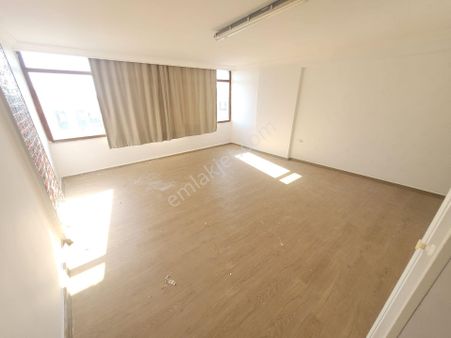 Didim 4. Noter Karşısında Tam Merkezde Asansörlü 2 Oda Kiralık Ofis