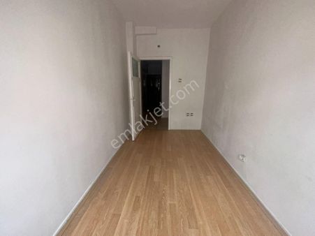 Şenlik Mah Metro Yakını Merkezi Bağımsız 2.kat 3+1 120 M2