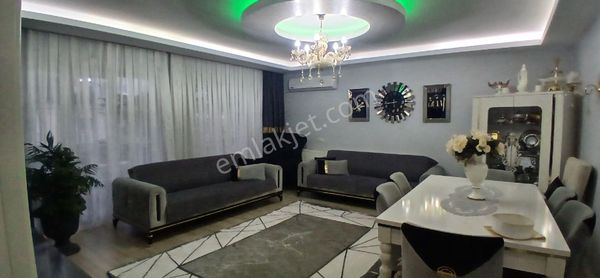 Geniş Ferah Karanlık Capcanlı Odası Olmayan İci Ful Dekorasyon Yapili Dukkan Ustu Daire Masrafsiz