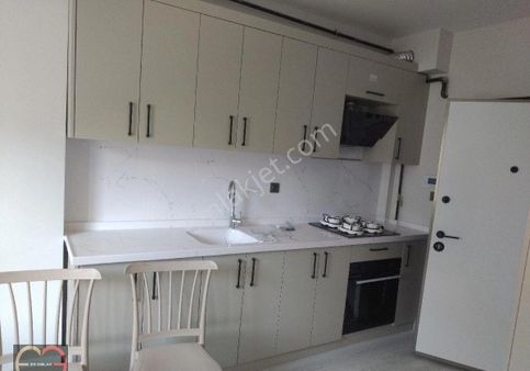 Eşyalı Kiralık 1+1 Daire :eşyaları Sıfır Kendi Sıfır Ara Kat Güney Cephe Çift Asansör Askeriye Yanı