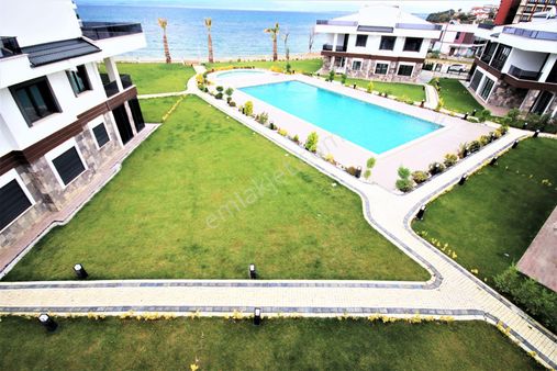 💦burhaniye Pelitköy'de💦aygül'den Denize Sıfır Site İçi Havuzlu Satılık 1+1 Bahçe Kullanımlı Daire
