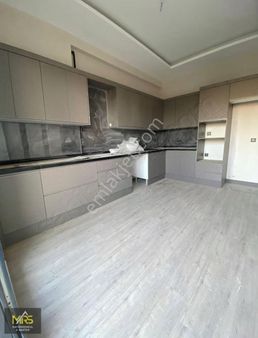 Mrs Gayrimenkulden Mezitli Kuyulukta Satılık Lüks Villa