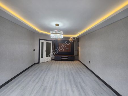 Aşağı Eğlence Merkeze Yakın Full 3+1 Bağı