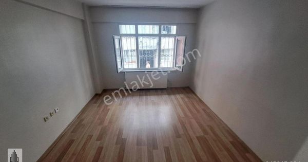 Doğandan Fatih Kocamustafapaşa Kiralık 3+1 Kullanışlı Dare