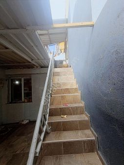 Armutlu Cumhuriyet Mahallesinde Satılık Müstakil Ev Ve 2 Dükkan