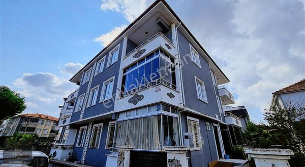 Karasu'nun Yükselen Değerinde Denize 300m Eşyalı Arakat 2+1 !