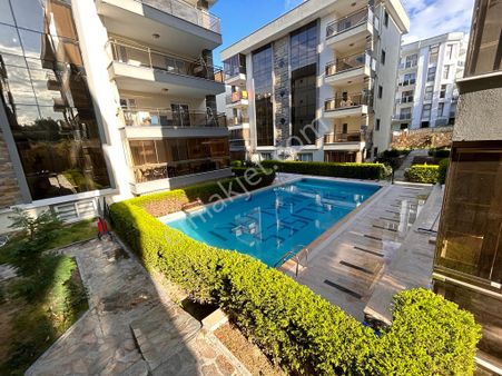 Kuşadası Merkezde 2+1 Doğalgazlı Daire