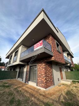 Mert Uçar'dan Satılık Menderes'te Sıfır 4+1 Bahçeli Villa