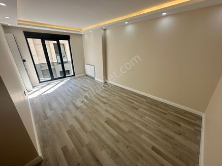 Yatırım'dan Altıntepe'de Ayrı Mutfaklı Katta 6yıllık Yapıda* 2+1