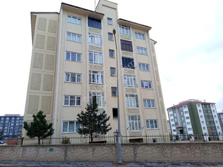 Çat Yolu Toki'de Satılık 2+1 İçi Bakımlı Daire